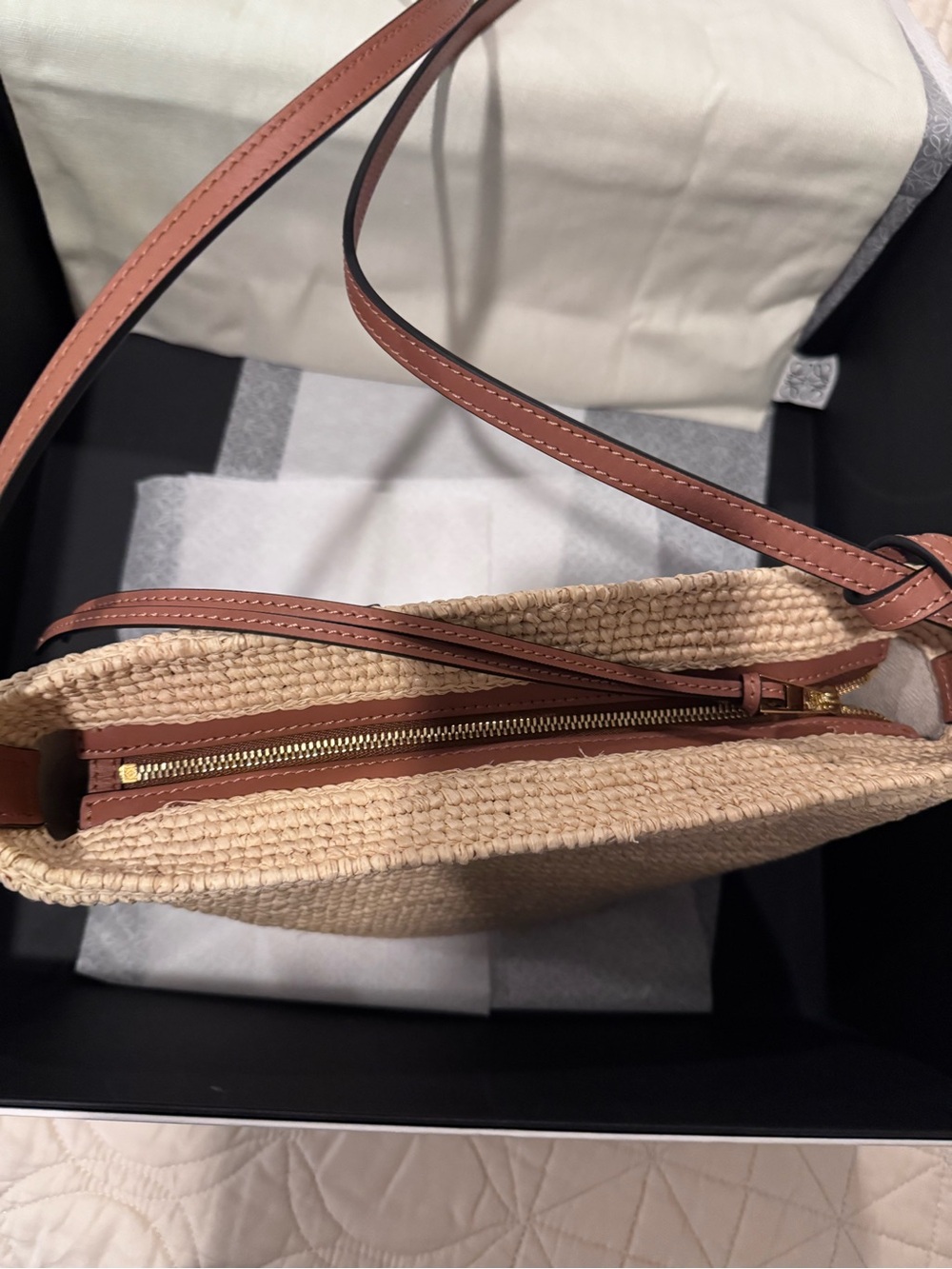 Loewe Slit pochette bag in raffia and calfskin- NEW with tags and box - Picture 6 of 10